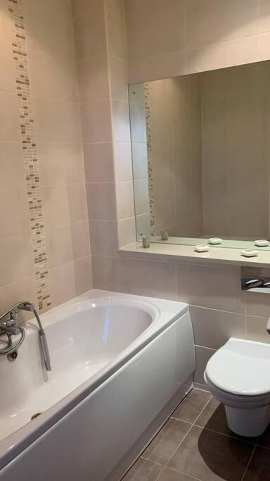 3 Bedroom Penthouse Apartment In Larne Exterior foto