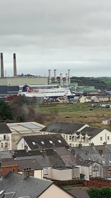 3 Bedroom Penthouse Apartment In Larne Exterior foto